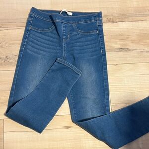 EUC Levis High Rise Ankle Straight Size 8